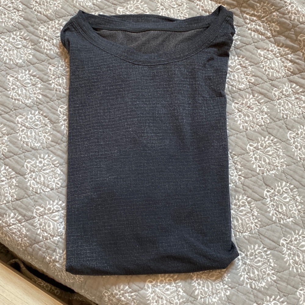 Lululemon mens tee (L)